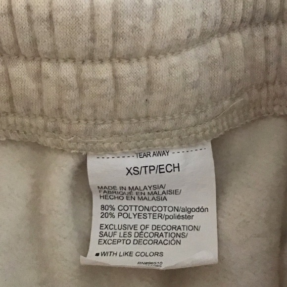 SALE🥳Under Armour Women’s Cream Heathered Sweatpants - Picture 3 of 4